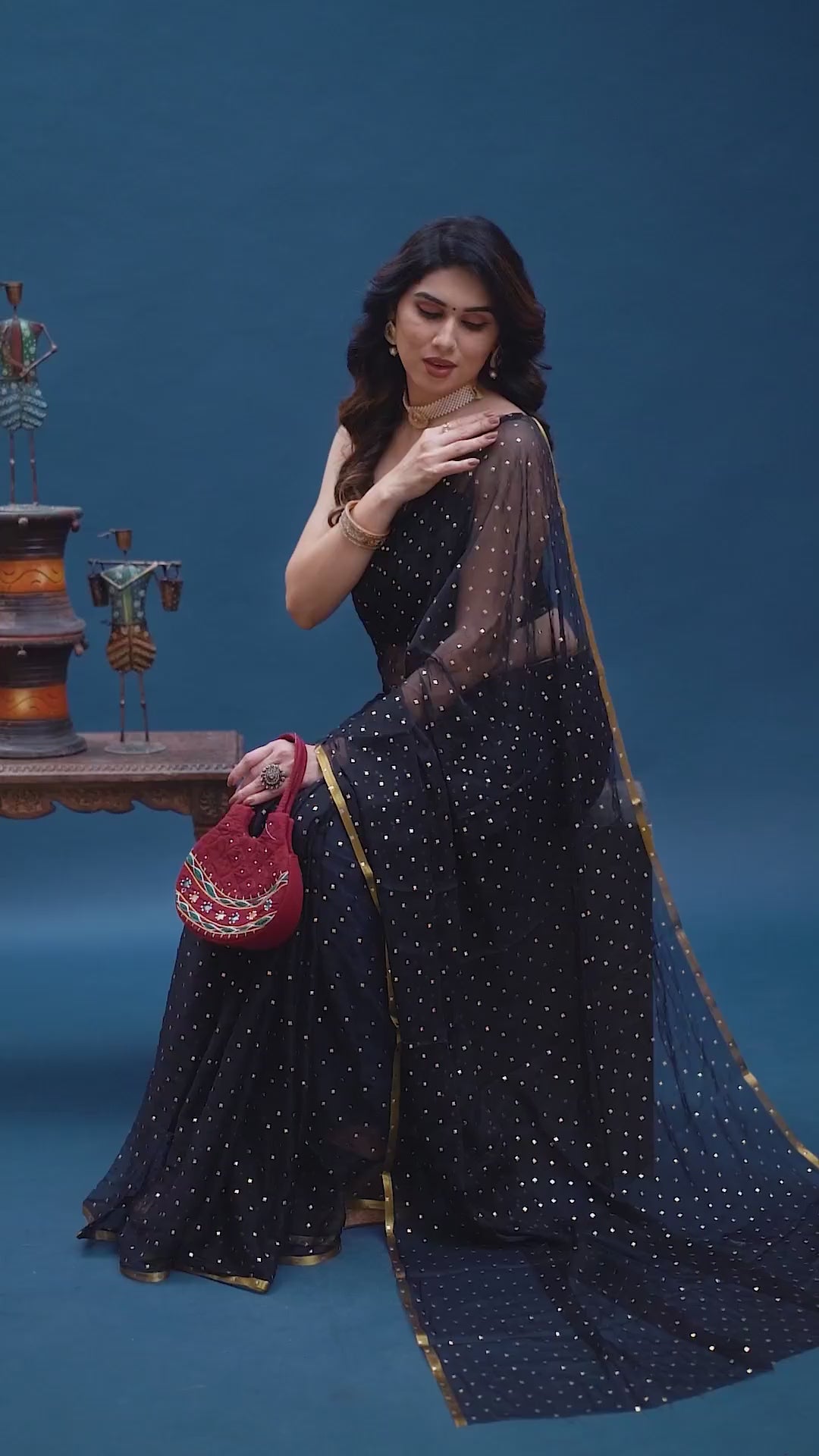 Black Chiffon Foil Print Saree (Black)
